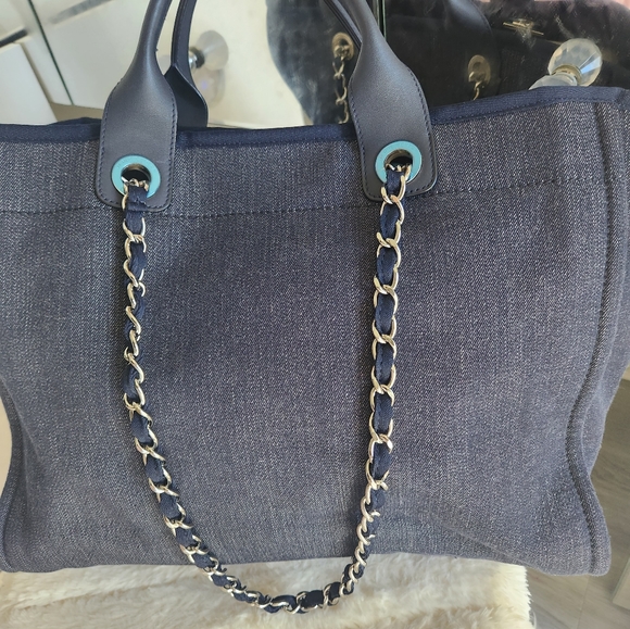 Chanel deauville large tote with box - Picture 4 of 15